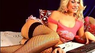 super sexy blonde fucking her holes really hard(1).flv porn video